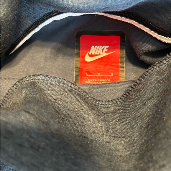 Nike Tech Fleece Funnel Sweatshirt TurtleNeck Navy Size L like new. - Picture 4 of 6